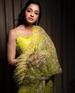 Abarnathi Instagram - 🍀🍀✨

Paparazzi @johnmadan_photography 
Stylist @smitha_prakash19 
Designer @diademstore.in 
Blouse @deepoodesigners.in 
Hairstylist @makeover_by_rubysharma 
Mua @noormakeup_mehndi 
Heels @zara 

#neon #neonvibes #jfwawards #sareelove #sareeindia #irugapatru❤️ #blessings #instadaily #instagram #today #trendingreels #trendingnow #poses #positivity #love #smile #abarnathi #fashionstyle