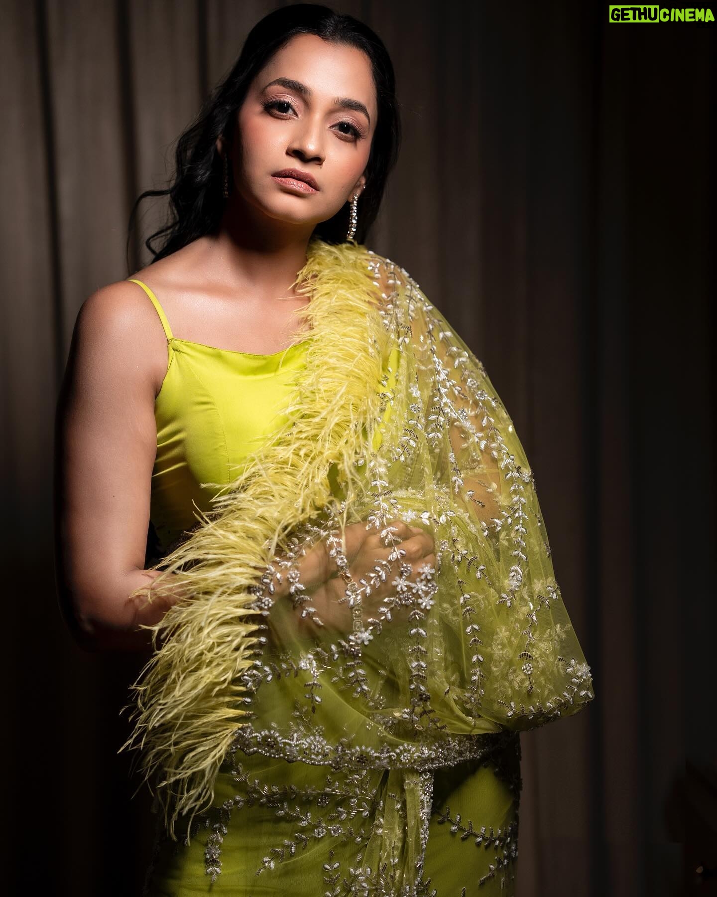 Abarnathi - 3 Likes - 🍀🍀✨
Paparazzi @johnmadan_photography
Stylist @smitha_prakash19
Designer @diademstore.in
Blouse @deepoodesigners.in
Hairstylist @makeover_by_rubysharma
Mua @noormakeup_mehndi
Heels @zara
#neon #neonvibes #jfwawards #sareelove #sareeindia #irugapatru❤️ #blessings #instadaily #instagram #today #trendingreels #trendingnow #poses #positivity #love #smile #abarnathi #fashionstyle