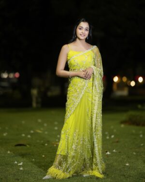 Abarnathi Instagram - Vibe of #irugapatru Pavithra 💚✨

@jfwdigital @jfwbinge #jfwawards 

Paparazzi @eyeclickzstudio 
Stylist @smitha_prakash19 
Designer @diademstore.in 
Blouse @deepoodesigners.in 
Hairstylist @makeover_by_rubysharma 
Mua @noormakeup_mehndi 
Jewels @rimliboutique 
Heels @zara 

#sareelove #awards #actress #movie #irugapatru❤️ #abarnathi #today #instagood #instaphoto #sareefashion