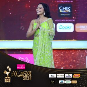 Abarnathi Instagram - Abarnathi looked ravishing in a neon ensemble, bright and beautiful like herself. She was awarded the Best Actress in a Supporting role for her relatable and authentic portrayal of her character in Irugapatru. 

Title sponsor- @twinbirdsonline
Powered by - @vcare.clinics @josalukkas
Perfect partner- @prithviindia 
Colour partner - @indicus.in
Co-presented by - @chik_india
Associate sponsors - @sparrow.tiles @cookr.india @finessemattressofficial

#abarbathi #irugapatru #tamilactress #tamilcinema #tamilmovie #jfw #jfwmovieawards2024 #jfwawards #jfwmovieawards #jfwawards2024 #trending #viral