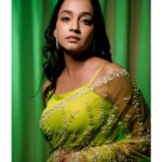 Abarnathi Instagram - Neon💚baby Paparazzi @johnmadan_photography Stylist @smitha_prakash19 Designer @diademstore.in Blouse @deepoodesigners.in Hairstylist @makeover_by_rubysharma Mua @noormakeup_mehndi Footwear @zara #sareelove #duskygirl #setlook #jfwawards #2024 #irugapatru❤️ #actress #movie #awards #positivity #abarnathi #smile #tamilactress
