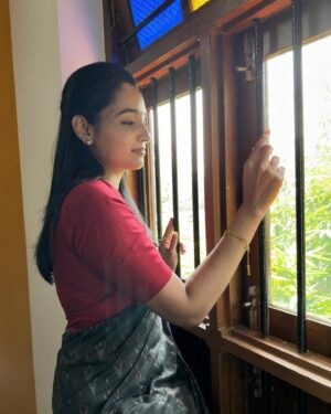 Abarnathi Instagram - 🌹✨

#candidclicks #sareelove #tamilactress #abarnathi

Bracelet✨ @anscollection7