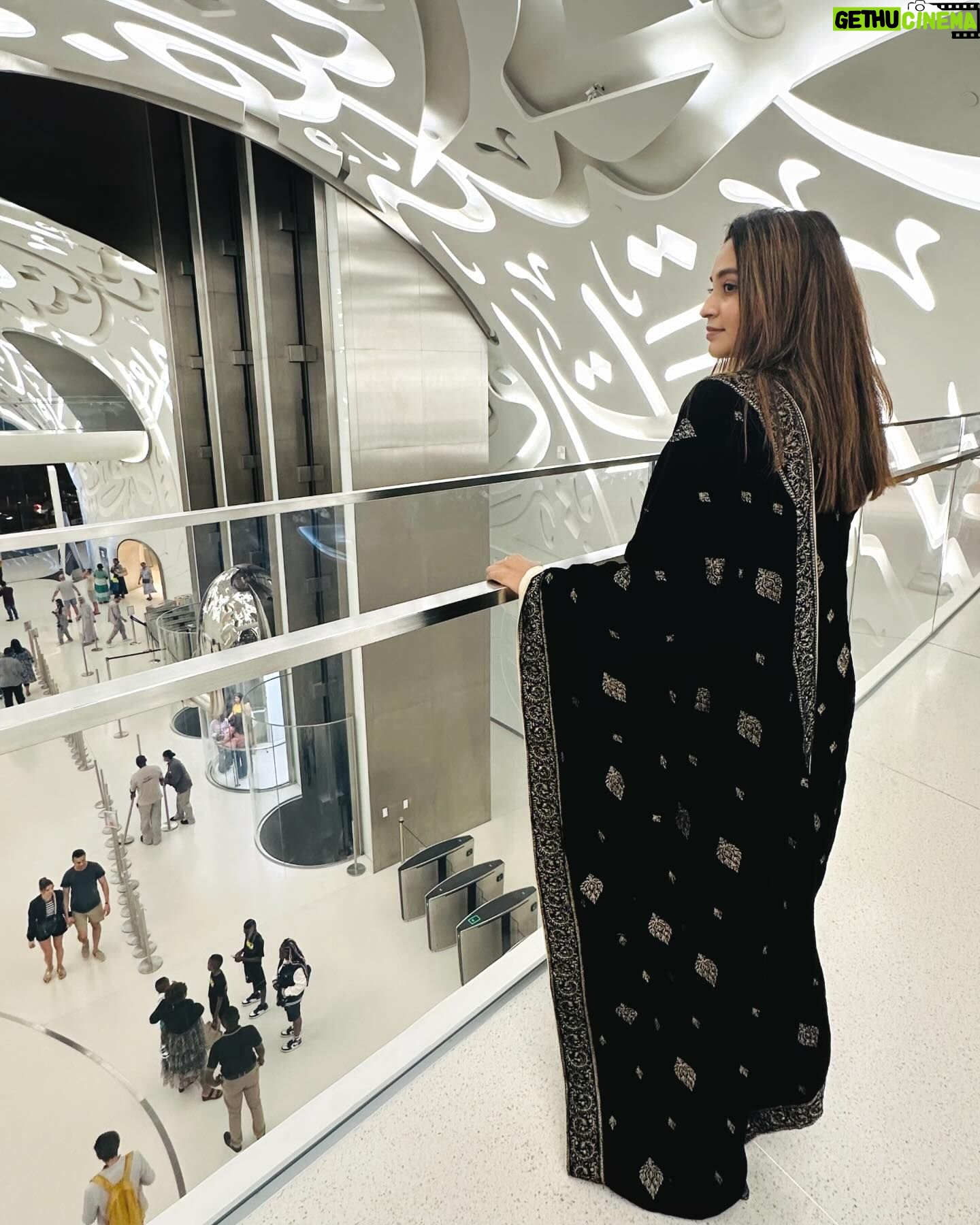 Abarnathi Instagram - Sparkle ✨ shine ✨ 2023—>2024 ✨ #insta #instagram #instamood #dubai #uae #musuemofthefuture #sisterlove #abarnathi #dubai🇦🇪 #dubaimall #sisterslove #burjkhalifa #vacation #irugapatru #abarnathi #habibi #habibidubai🇦🇪 #jumeirah #burjikalifadubai #positivevibes #2024 #mydreamtrip #withmysis