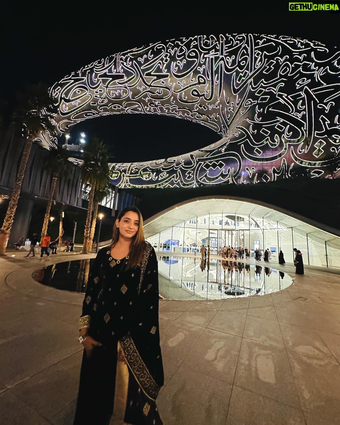 Abarnathi Instagram - Sparkle ✨ shine ✨ 2023—>2024 ✨ #insta #instagram #instamood #dubai #uae #musuemofthefuture #sisterlove #abarnathi #dubai🇦🇪 #dubaimall #sisterslove #burjkhalifa #vacation #irugapatru #abarnathi #habibi #habibidubai🇦🇪 #jumeirah #burjikalifadubai #positivevibes #2024 #mydreamtrip #withmysis