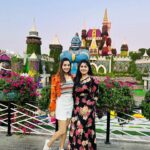 Abarnathi Instagram - miracle 🌼🎡🌸 #december ✨🦅 ❄️❄️❄️❄️❄️❄️❄️❄️❄️❄️❄️❄️❄️❄️❄️ #2023 #post #dubai #uae #miraclegardendubai #sisterlove #abarnathi #dubai🇦🇪 #dubaimall #sisterslove #burjkhalifa #vacation #irugapatru #abarnathi #december #habibi #habibidubai🇦🇪 #jumeirah #burjikalifadubai #christmas #positivevibes #globalvillage #dubaiglobalvillage #2023 #mydreamtrip #withmysis #floraldesign #floral #positivethinking