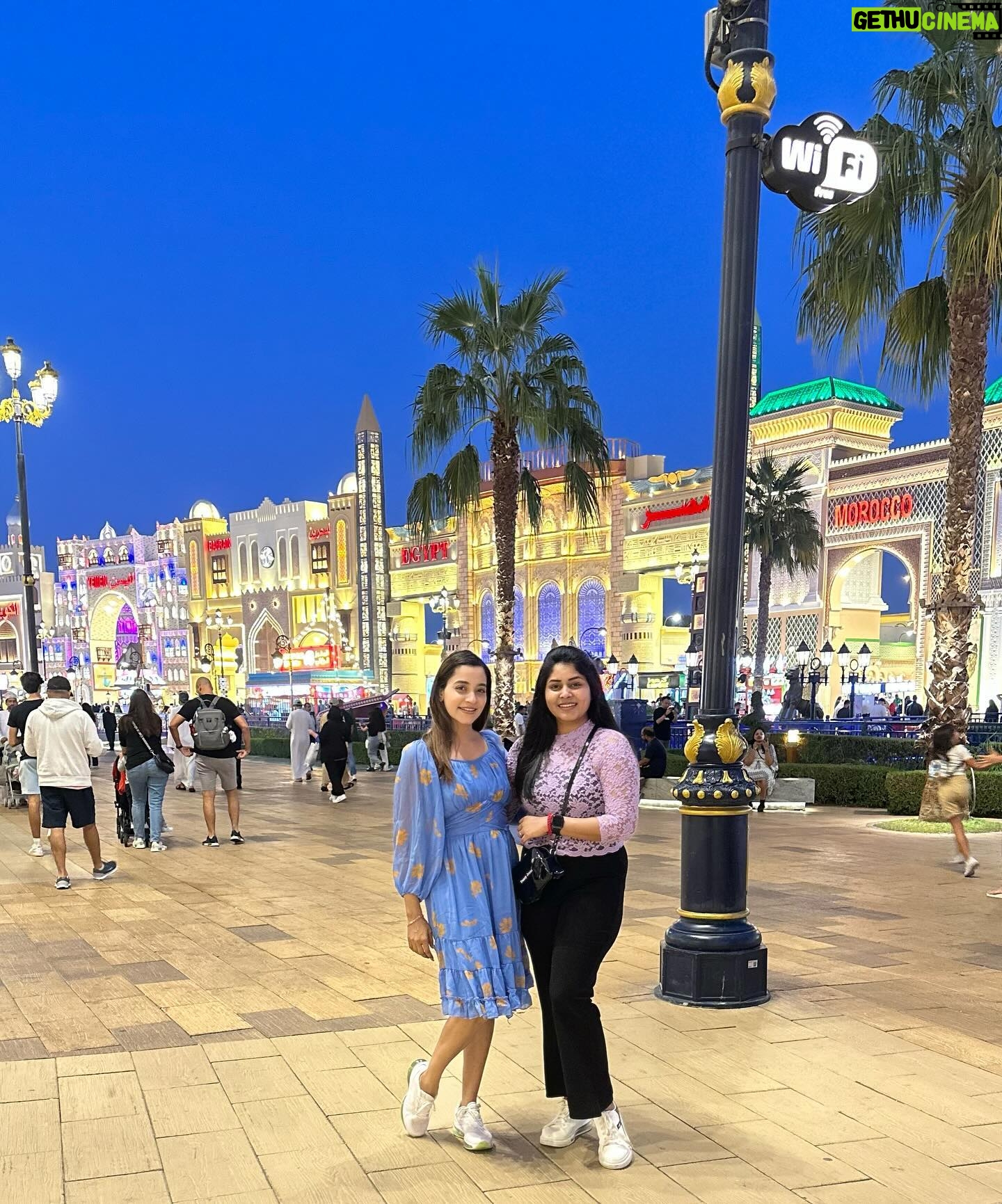 Abarnathi Instagram - Birthday vibes with my cupcakes 🧁 Pic courtesy @0fficial__jyothy_joi 😘 #dubai🇦🇪 #dubaimall #sisterslove #birthdaygirl #birthdayparty #burjkhalifa #vacation #irugapatru #abarnathi #december #birthdaypost #birthday #birthdaydiaries❤ #habibi #habibidubai🇦🇪 #jumeirah #boating #burjikalifadubai #christmas #positivevibes #globalvillage #dubaiglobalvillage #2023 #mydreamtrip #withmysis