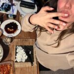 Abbey Hoes Instagram – Hier een inkijkje in mijn brein 🧠 Welke 3 woorden omschrijven jou op dit moment het beste? Ik denk voor mij……. Eten, katten & muziek