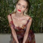 Abbey Lee Instagram - 🌸 💕💘 What an honor to the attend the endometriosis foundation of America’s 15th annual #blossomball 🌸 💕 I felt emotional and inspired being in a room full of people who are fighting for #endometriosis patients all over the world. 🌸 Not only is this event an incredible fundraiser, but a way to continue sharing endometriosis stories. 🌸 Thank you to @collinastrada for fitting me like a fairy 🧚🏼‍♂️🌸 @paristexas_it for my 6 inch heels 👠 and to @misha212 and @davidvoncannon for my glam 💘 🌸 If you'd like to help support @EndoFound's mission of increasing disease recognition, providing education & advocacy and funding landmark #endometriosis research, please consider donating at the link in my bio! 🌸💕💘🌸💕💘🌸💕💘