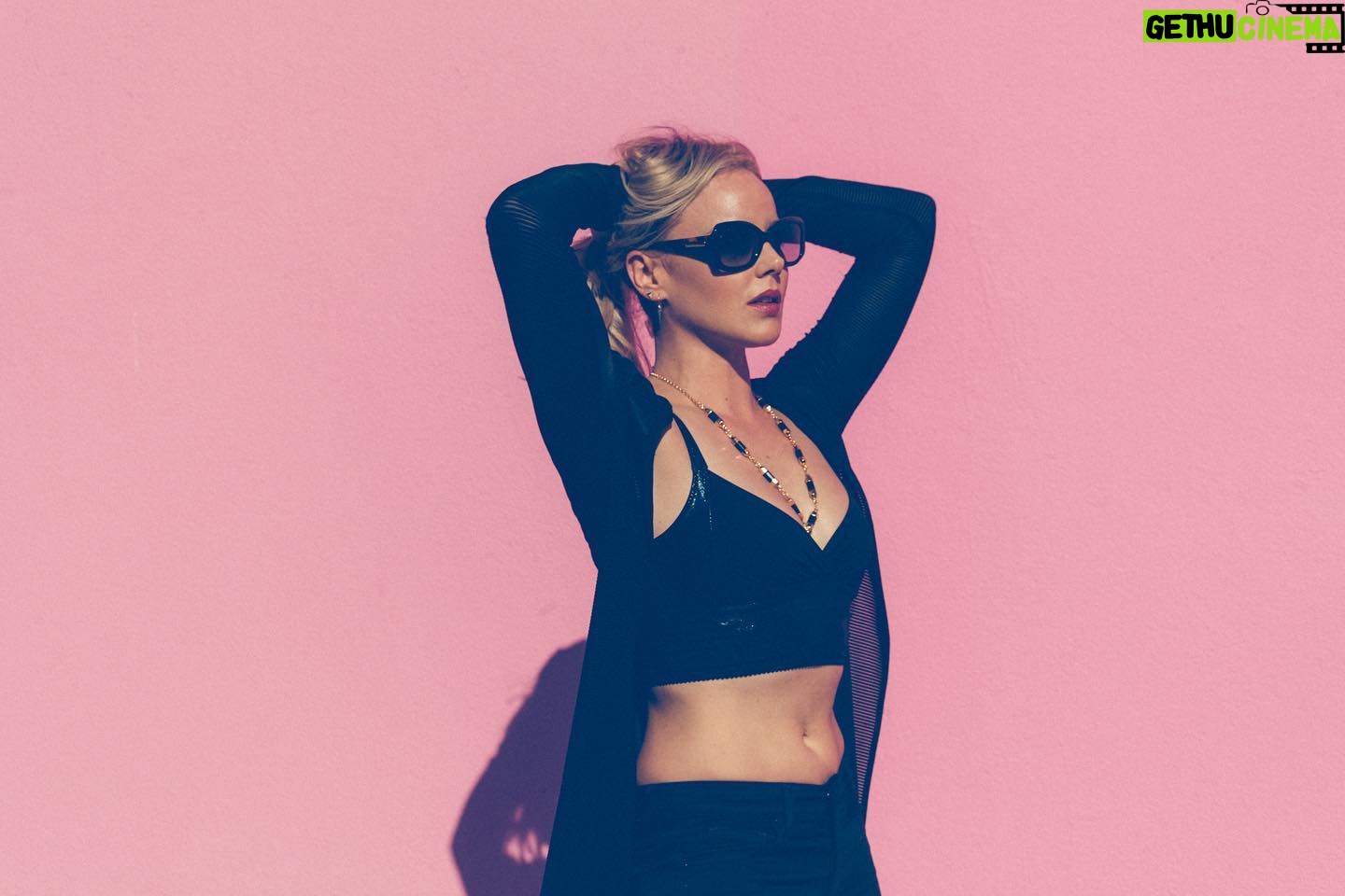Abbie Cornish - 14.8K Likes -