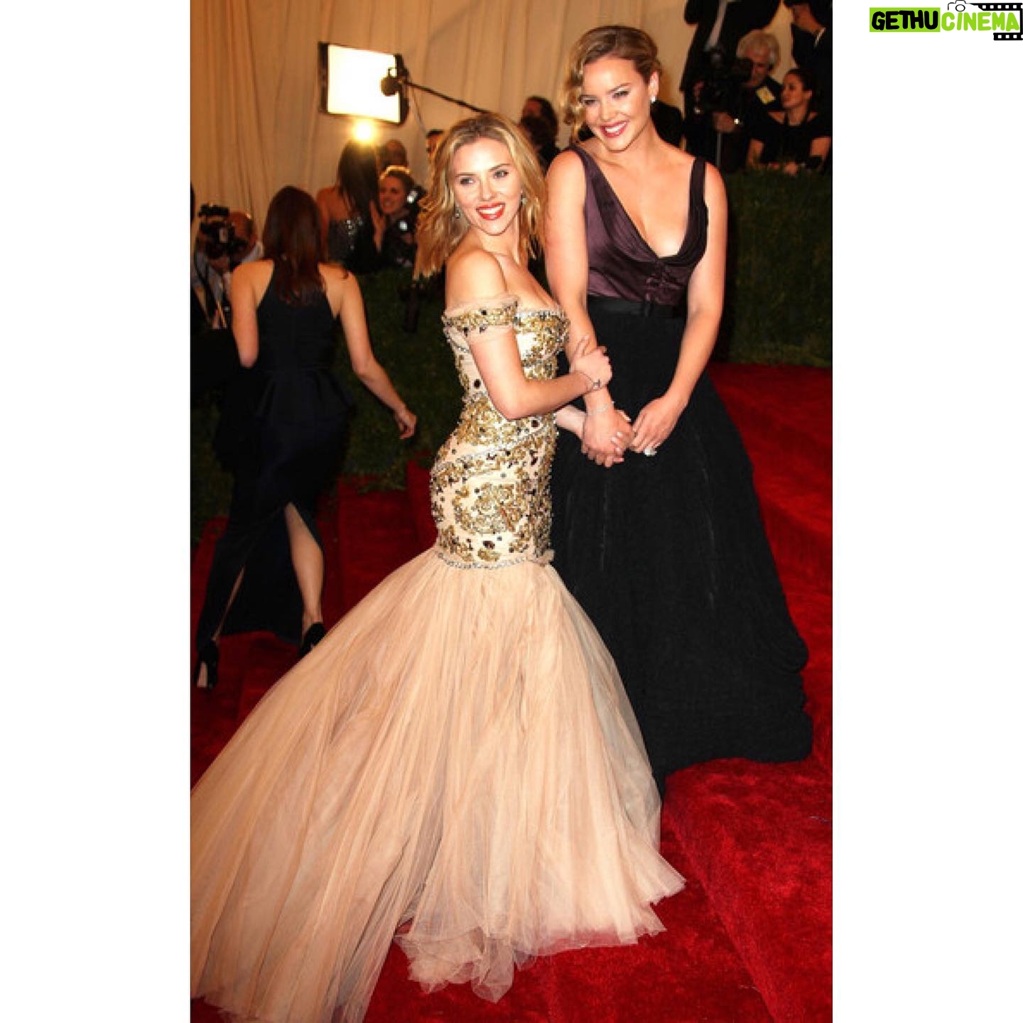 Abbie Cornish - 16.6K Likes - Throw back Thursday to NYC with one of the most beautiful and talented actresses I’ve ever met. #ScarlettJohansson. I’ll be your date anytime Scarlett xx #tbt #MetGala