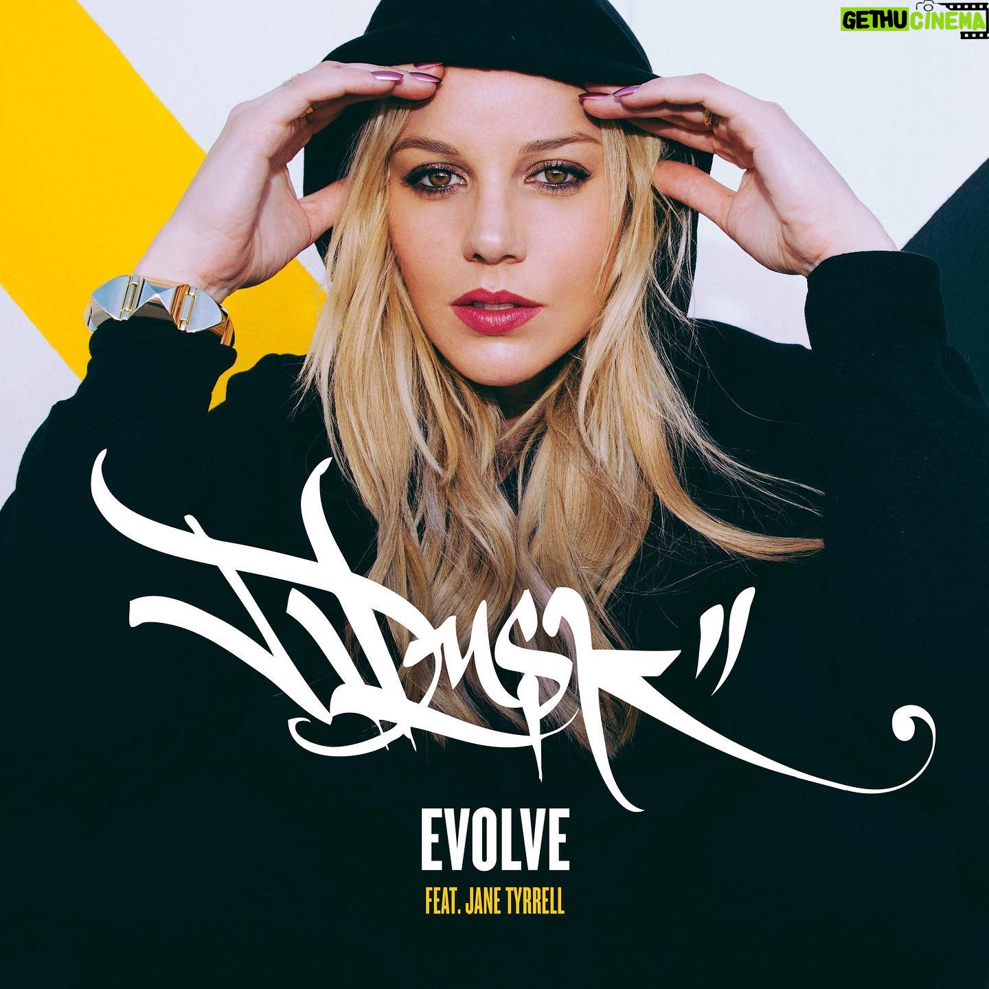 Abbie Cornish Instagram - Evolve (feat. @janetyrrell) // Produced by @nathanlaniermusic #KeyOfTheSun // www.Dusk1.com