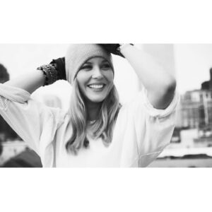 Abbie Cornish Instagram - Beaming love and light to you x
