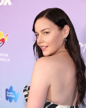 Abbie Cornish Instagram - One more from #GDayUSAArtsGala ❤️✨ @gdayusa @_aaausa.  Such a fun evening!  I’ve been wanting to wear this dress of yours for so long @thefeelgoodkitchen ☺️✨