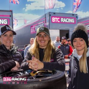 Abbie Eaton Instagram - Happy International Women’s Day ✨ 

I’m lucky to call a lot of inspirational women my friends, and I continue to learn from them every day! 

Women that build each other up and celebrate each others achievements, are far more badass than the women that pull others down to try and better themselves. 

👊🏻👊🏻👊🏻 

@rebelleomotorsport 
@alicepowellracing 
@1jessicahawkins 
@abbipulling 
@jadeedwards_9 
@smooreracing 
& many many more… 

#InternationalWomensDay