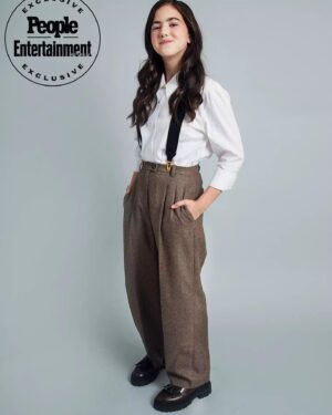 Abby Ryder Fortson Instagram - Just catching my breath since getting back from Vegas!! @cinemacon was AMAZING!! Words can’t express how grateful I am for this experience. @lionsgate @margaretmovie 
.
.
I have so many pictures to share here’s the beginning!!! ❤️

Shout outs!!!
Stylist @taraswennen 
Glam @natasharg 
Pants @rouje 
Shirt @mantu_castor 
Shoes @andotherstories 
Jewelry @castjewelry 
Jacket @dolcegabbana 

Photographer @bentrivett Thank you!!!! @people