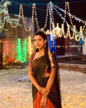 Abeneya Nethran Instagram - 💚🧡

Pc- @tejavenkateshoffl kaa 🫂
@preethii.b.krishnan 🤌🏻🫂

#love #saree #abeneya #kanaakaanumkaalangal #lalsalaam #tamil #tamilcinema