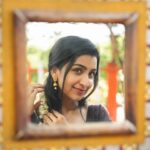 Abeneya Nethran Instagram - Can’t deny when it’s black and white! 🖤🤍 B/W or normal?? 🐣🙈❤️ 📸 @frames_by_christo_ #abeneya #fyp #instagood #instagram #traditional