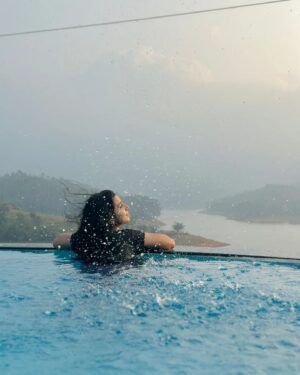 Abeneya Nethran Instagram - 📍wayanad @wrongturnclub 

Pc- @iam.anchana 🫂

#wayanad #trip #abeneya #love #vacation #kerala