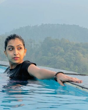 Abeneya Nethran Instagram - 📍wayanad @wrongturnclub 

Pc- @iam.anchana 🫂

#wayanad #trip #abeneya #love #vacation #kerala
