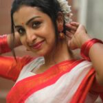 Abeneya Nethran Instagram – 🤍

Captured by – @sk24official 

#abeneya #sareelove #traditional #instagram #trendsetter #explorepage #indianoutfit #fyp