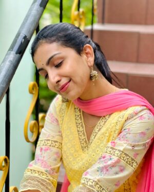 Abeneya Nethran Instagram - Thank youuuuu is just not enough for all your wishesssss🥺🥺❤️❤️
#gratefulmax for all your love 🫠🫠🫠
Love you all forever and ever🥹

Ps- neraya mentions and neraya peruku respond panna mudiyala….will respond as much as possible !! Chorryyyyyy🫂🫂 

20-04-2024 🎂 

Indha song ku special reason-Ghilli vida vera enna venum en bday ku🥹🥹🥹

#birthday #abeneya
