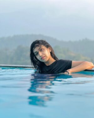 Abeneya Nethran Instagram - 📍wayanad @wrongturnclub 

Pc- @iam.anchana 🫂

#wayanad #trip #abeneya #love #vacation #kerala