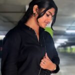 Abi Nakshathra Instagram – Black love….🖤🖤

#blacklove #blackoutfit #selflove
