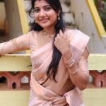 Abi Navya Instagram – சித்தம் துடிதுடிக்கும் புயல் எதிர்த்திடும் ஓா் இலை போல…❤️❤️❤️❤️

Jewel : @asfashion426