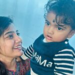 Abi Navya Instagram – Train travel for the first time with dhruv🥰🎉😘 laddu’s happy face 🤩 and he found one new girlfrnd in train 😆🫣😘he literally enjoyed the whole travel time ✨✨✨✨🫣

Wearing cotton kurta from @aaryes.collection