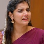 Abi Navya Instagram - இன்னைக்கு எங்க அம்மா ஓட நினைவு நாள்🥺 இப்படி எல்லாத்தையும் நாசம் பண்ணிட்டியே #shorts #trending .Link in Bio @tobefrank_ofcl .Watch Full Video on YouTube . @actor_sebastian @abinavya @sathyapriyasivasamy . #instalike