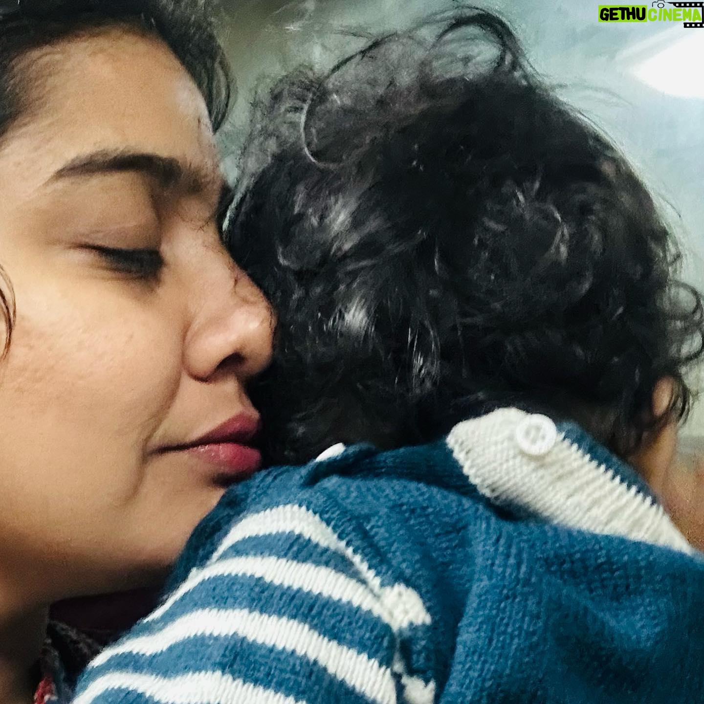 Abi Navya - 26.6K Likes - Train travel for the first time with dhruv🥰🎉😘 laddu’s happy face 🤩 and he found one new girlfrnd in train 😆🫣😘he literally enjoyed the whole travel time ✨✨✨✨🫣
Wearing cotton kurta from @aaryes.collection