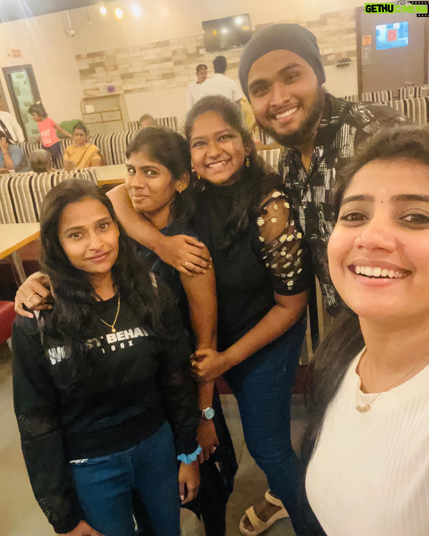 Abi Navya Instagram - My constants🥰 2014 to 2024 ❤️ you all made my day love you 😘 @sudha_21mukilan @angelrio15 @joshnaantony