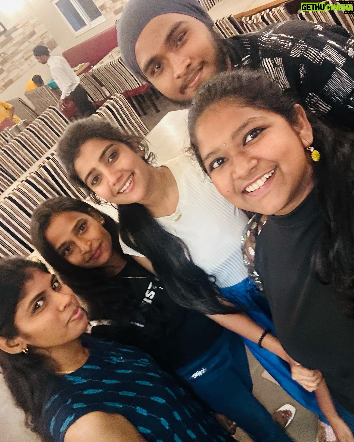 Abi Navya Instagram - My constants🥰 2014 to 2024 ❤️ you all made my day love you 😘 @sudha_21mukilan @angelrio15 @joshnaantony