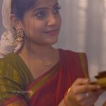 Abi Navya Instagram - இவ்ளோ அழகான பொண்ணுகூட Living ஆ 😍 கடவுளே🤩 . Link in description @tobefrank_ofcl . Watch Full video On YouTube .#webseries #trendingreels #tamilseries #instagood #instagram #instadaily #shorts