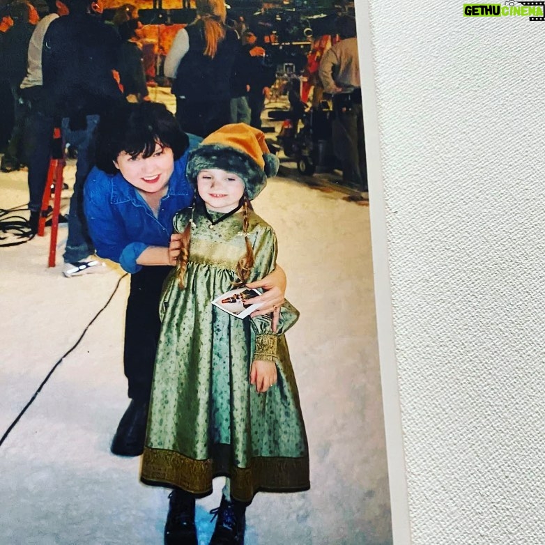 Abigail Breslin - 7.4K Likes - Tbt to mommy and me on the set of Santa Claus 2 when the director let me be a little elf kicking toy soldiers and I felt so cool cuz my big brother was one of the stars 🥰🥰🥰🥰
P.S. I got a speaking role in the 3rd film ;) #yagurlleveledup