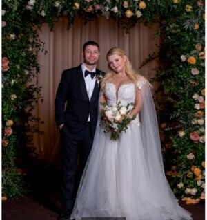 Abigail Breslin Instagram - Also wanted to make a HUGE thank you to the incredible people at @hummingbirdnestevents @bridesbestie @voxdjs @cityflowerla @thebutterend @kosherfoodheart @brickandbrassbar @arentalconnection for making our day so so special and everything we wanted it to be!!!!!! You are all truly magicians!!!!!

And of course the amazing @lauriebaileyphoto ❤️

P.S. thank you to the queen @bronzed_by_tiffany for my perfect wedding glow!!!!!