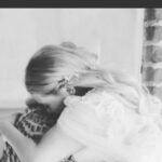 Abigail Breslin Instagram - Happy birthday to the most amazing mommy anyone could ever have!!!!!! Thank you for always taking my side (even when I’m wrong) and teaching me that kindness is always the best accessory. I would be absolutely lost without you. Love you more than words mama K!!!!!!! @kimvention 🥰🥰🥰🥰
