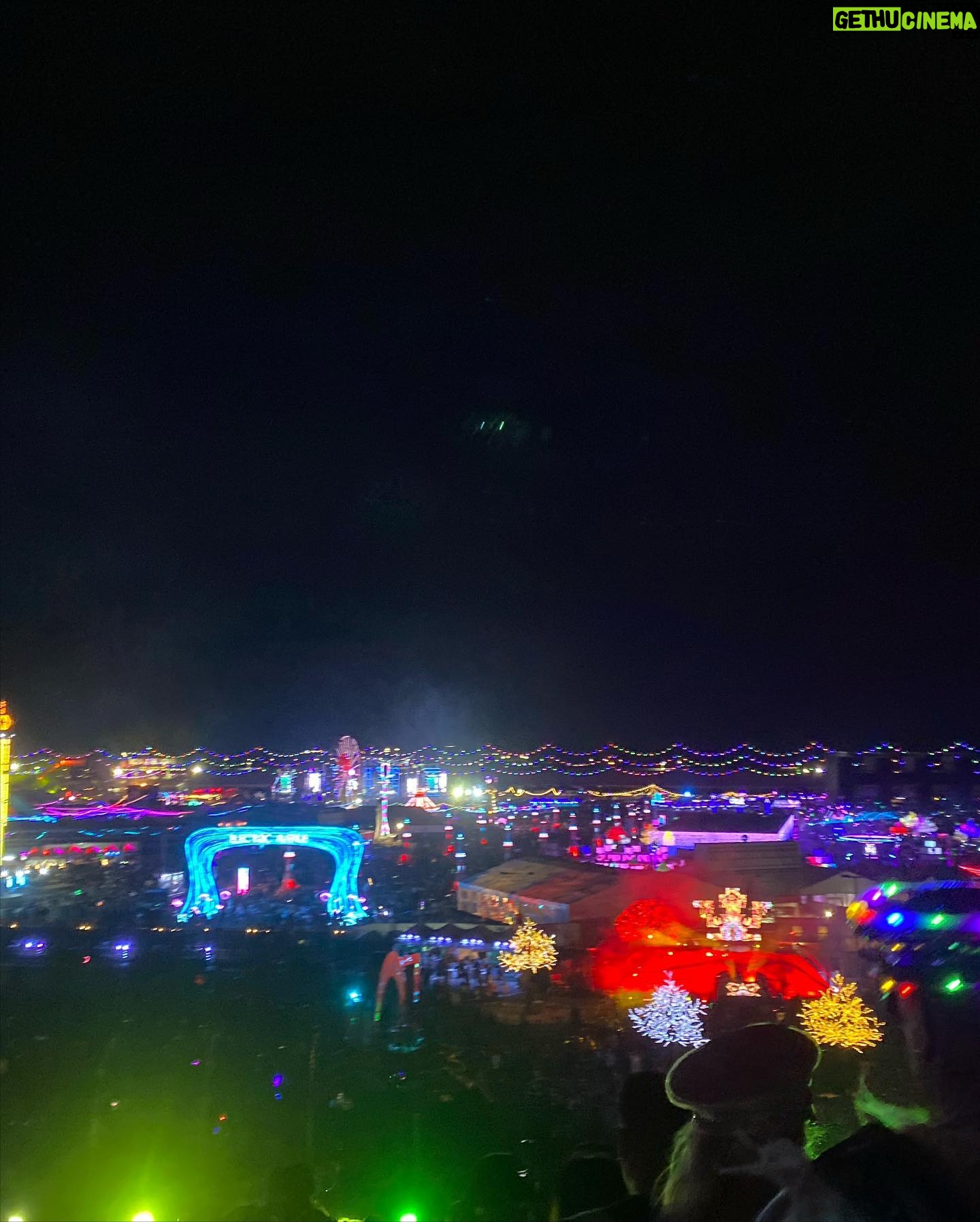 Abigail Breslin - 10.4K Likes - Another amazing and memorable EDC weekend with my perfect husband and our friends!!!!!! 🥰🥰🥰🥰🌈🌈🌈🌈🎉🎉🎉🎉🌴🌴🌴🌴🔥🔥🔥🔥⚡️⚡️⚡️⚡️✨✨✨✨💫💫💫💫🎼🎼🎼🎼🥰🥰🥰🥰