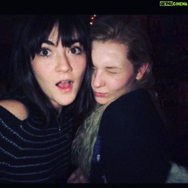 Abigail Breslin Instagram - Welcome to 26xy , bb girl @isabellefuhrman #bananasandbleachandhawaiintropic #4eva