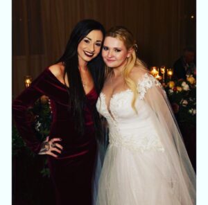 Abigail Breslin Instagram - ‼️‼️‼️‼️Happy birthday🎉🎉🎉🎉🎉🎈🎈🎈‼️‼️‼️‼️ TO MY RIDE OR DIE TIL THE DAY I DIE @misstaymusic 
The numero uno queen of crafts, assistant extraordinaire, songwriting legend, and loyal af queen of a dream. So thankful that you are in my life and my sister for life❤️❤️❤️❤️❤️❤️ now here ur ass over here so we can party!!!!!
🥰🥰🥰🥰🥰