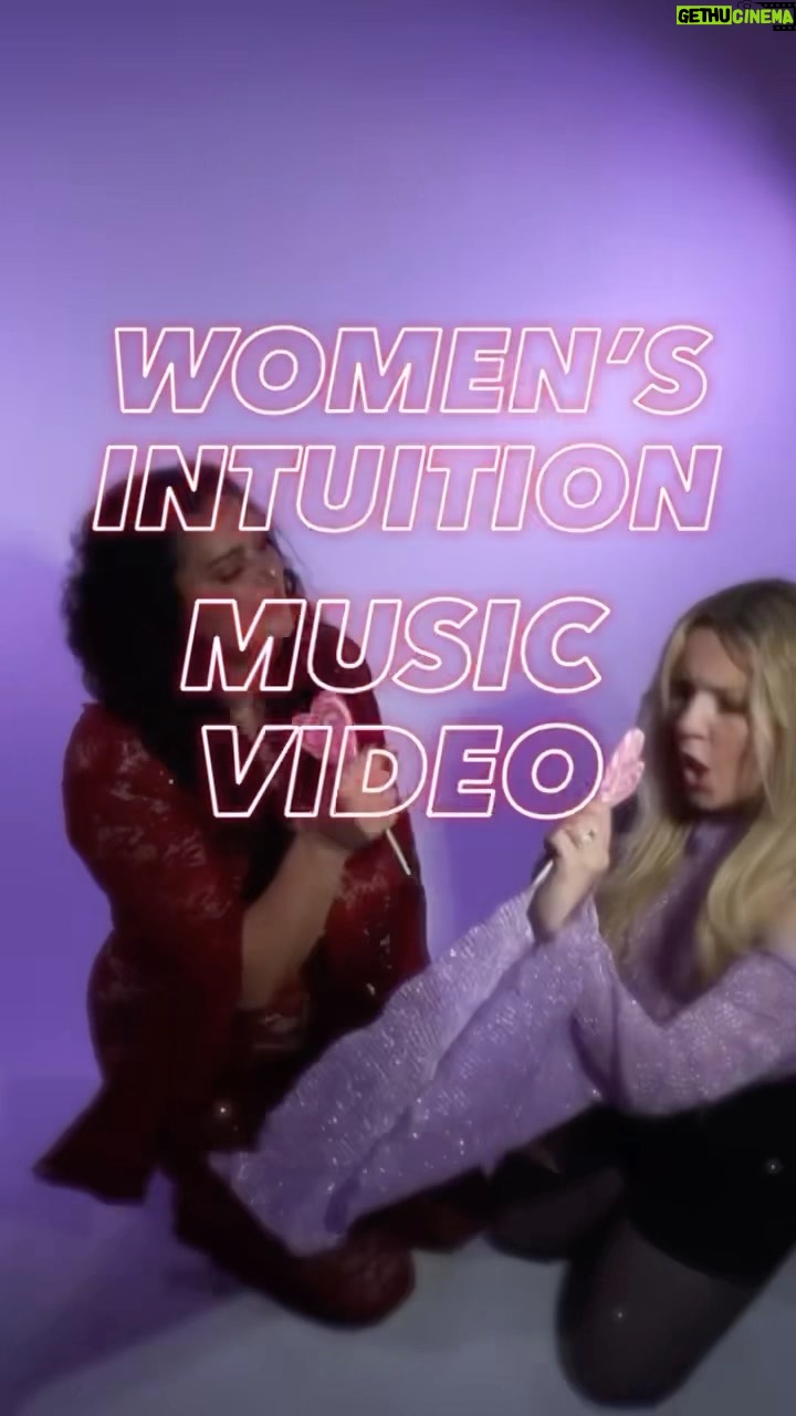Abigail Breslin Instagram - 50k streams & the video coming sooner than you think… 👯♀️ #WomansIntuition