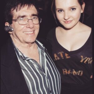 Abigail Breslin Instagram - miss you every day, Dada but especially today. can't believe its been 3 years without you, but I know you're always with me!!!! love you dada, gonna have a Knish and some ice cream as is my tradition on this day for you <3 love, abs