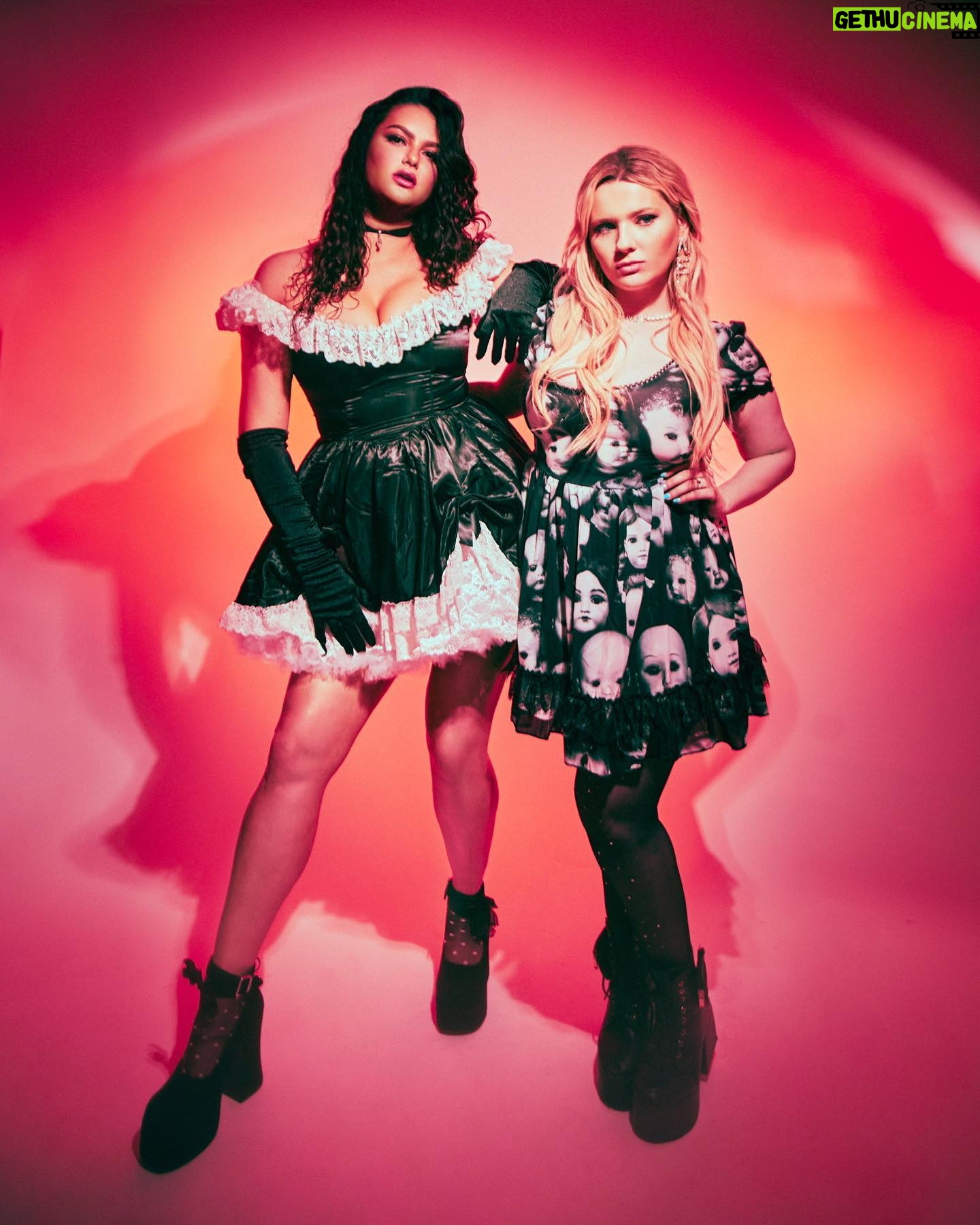 Abigail Breslin Instagram - thank you for 20,000 streams on Woman’s Intuition 😭❤️🎉 video coming soon…