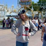 Abigail Zoe Lewis Instagram – Disney girl always! 🐭♥️

#explorepage #explore #disney