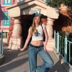 Abigail Zoe Lewis Instagram - Disney girl always! 🐭♥️ #explorepage #explore #disney