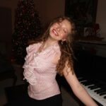 Abigail Zoe Lewis Instagram - Merry Christmas ~ Xoxo ♥️🎄☃️ #christmas #holidays #explore