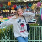 Abigail Zoe Lewis Instagram - Disney girl always! 🐭♥️ #explorepage #explore #disney
