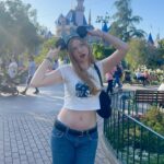 Abigail Zoe Lewis Instagram – Disney girl always! 🐭♥️

#explorepage #explore #disney