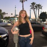 Abigail Zoe Lewis Instagram - with luv 🖤 #explore #carwash
