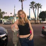 Abigail Zoe Lewis Instagram - with luv 🖤 #explore #carwash